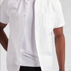 Express Slim Solid Seersucker Short Sleeve Shirt in White